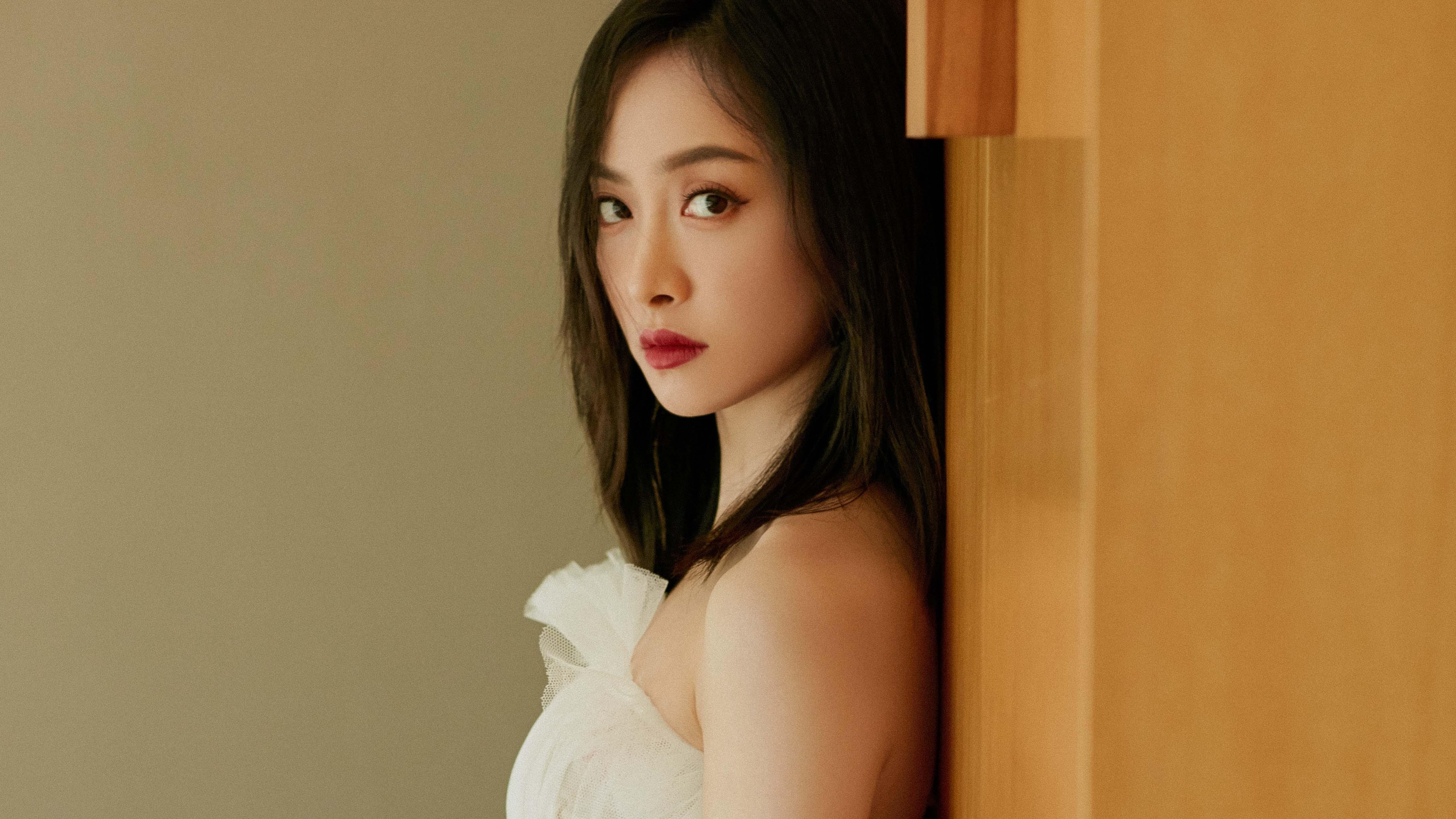 恩比德如陨石坠入深圳，快船降维打击背后的全能引力