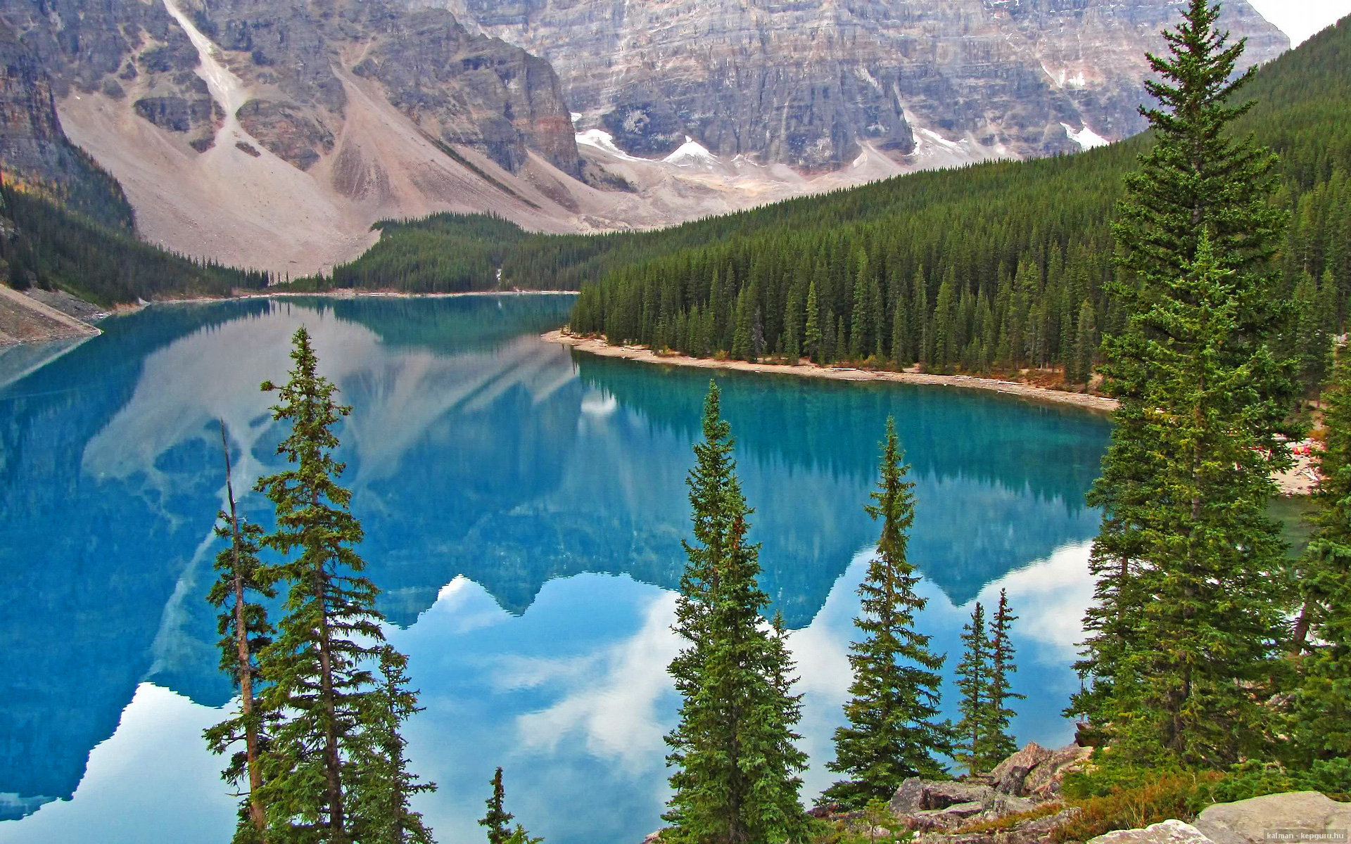 英格拉姆王者之姿统治攻防两端,湖人铁血防守锁定胜局—常规赛焦点战湖人主场封锁76人