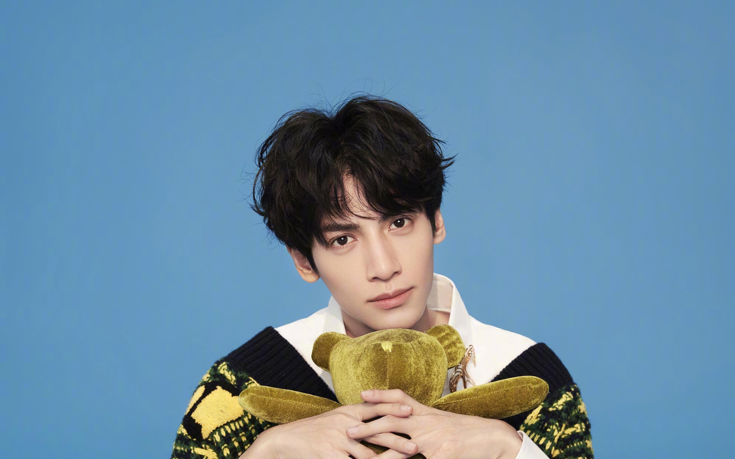 足球史诗,当红龙吞没咖啡骑士—阿圭罗的威尔士战袍与那场改写历史的雨夜